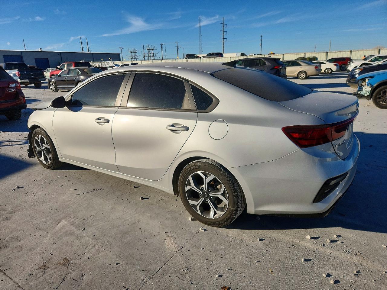 2021 KIA FORTE FE photo 2