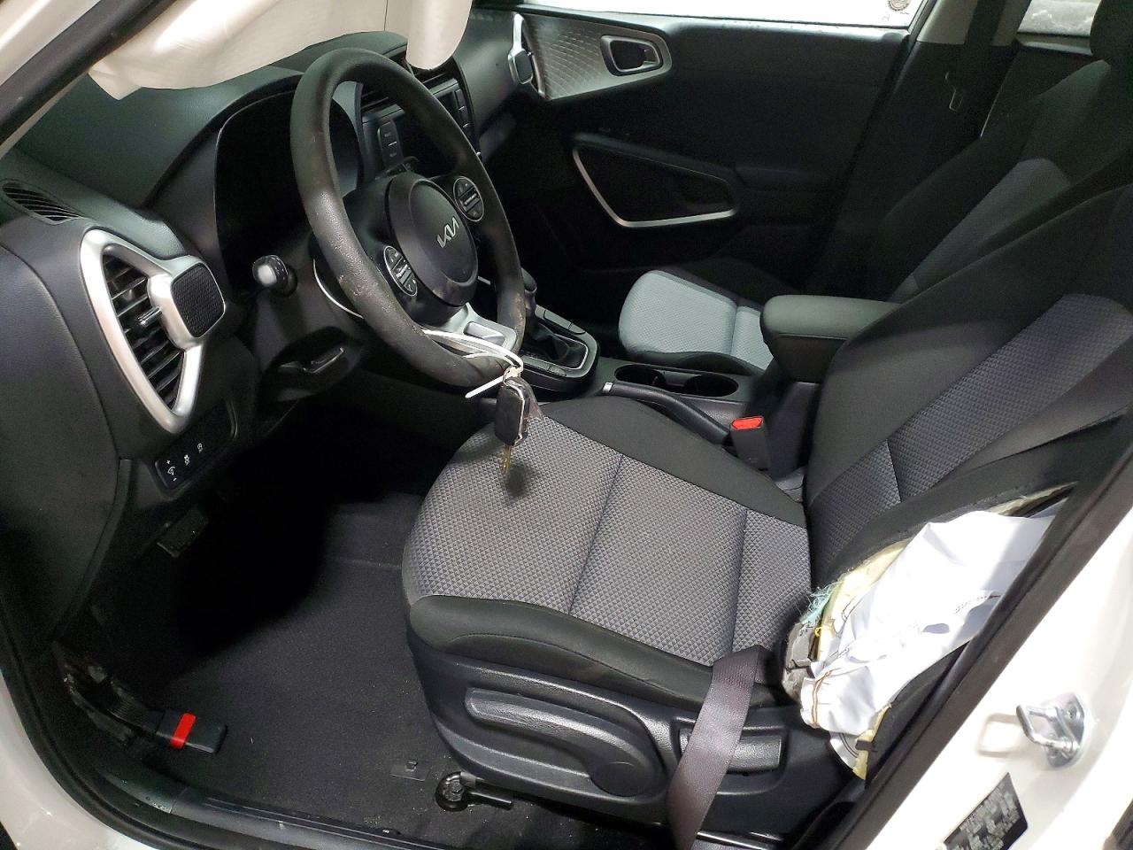 2024 KIA SOUL LX photo 13