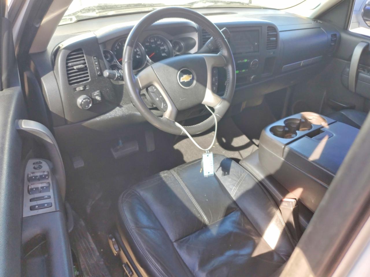 2010 CHEVROLET SILVERADO C1500 LT photo 8