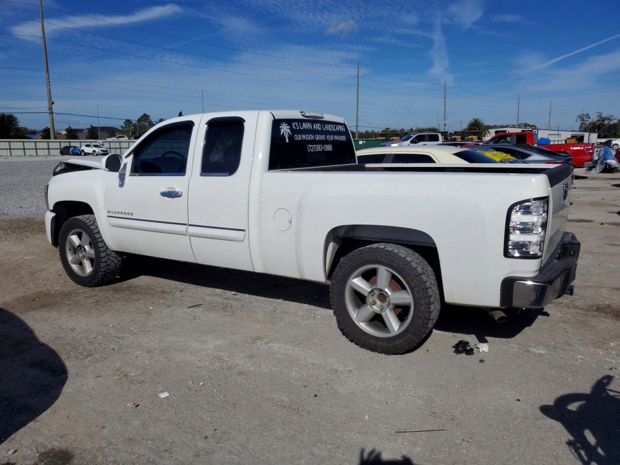 2010 CHEVROLET SILVERADO C1500 LT photo 2