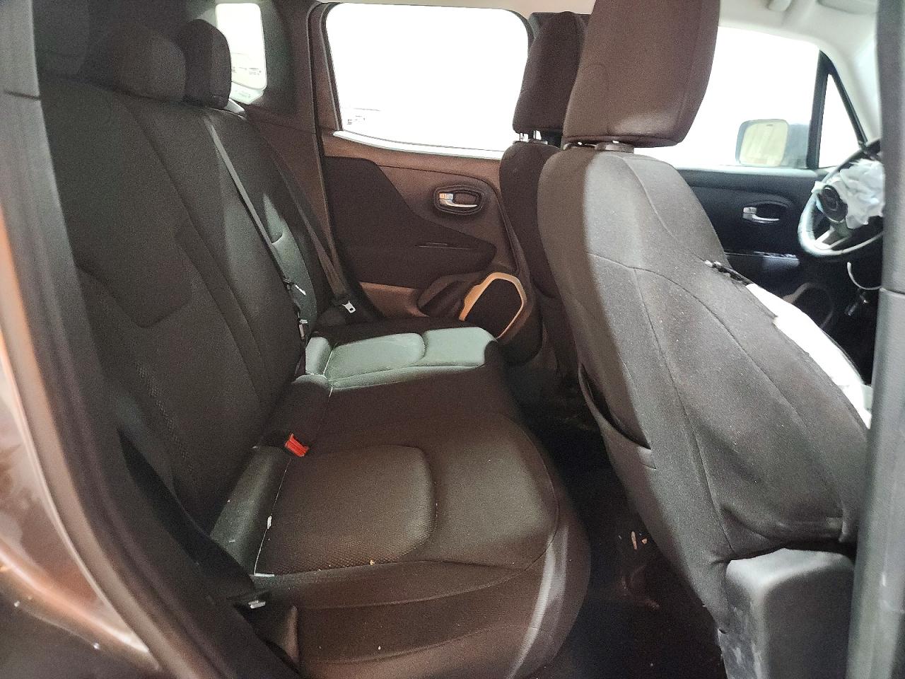 2017 JEEP RENEGADE LATITUDE photo 11