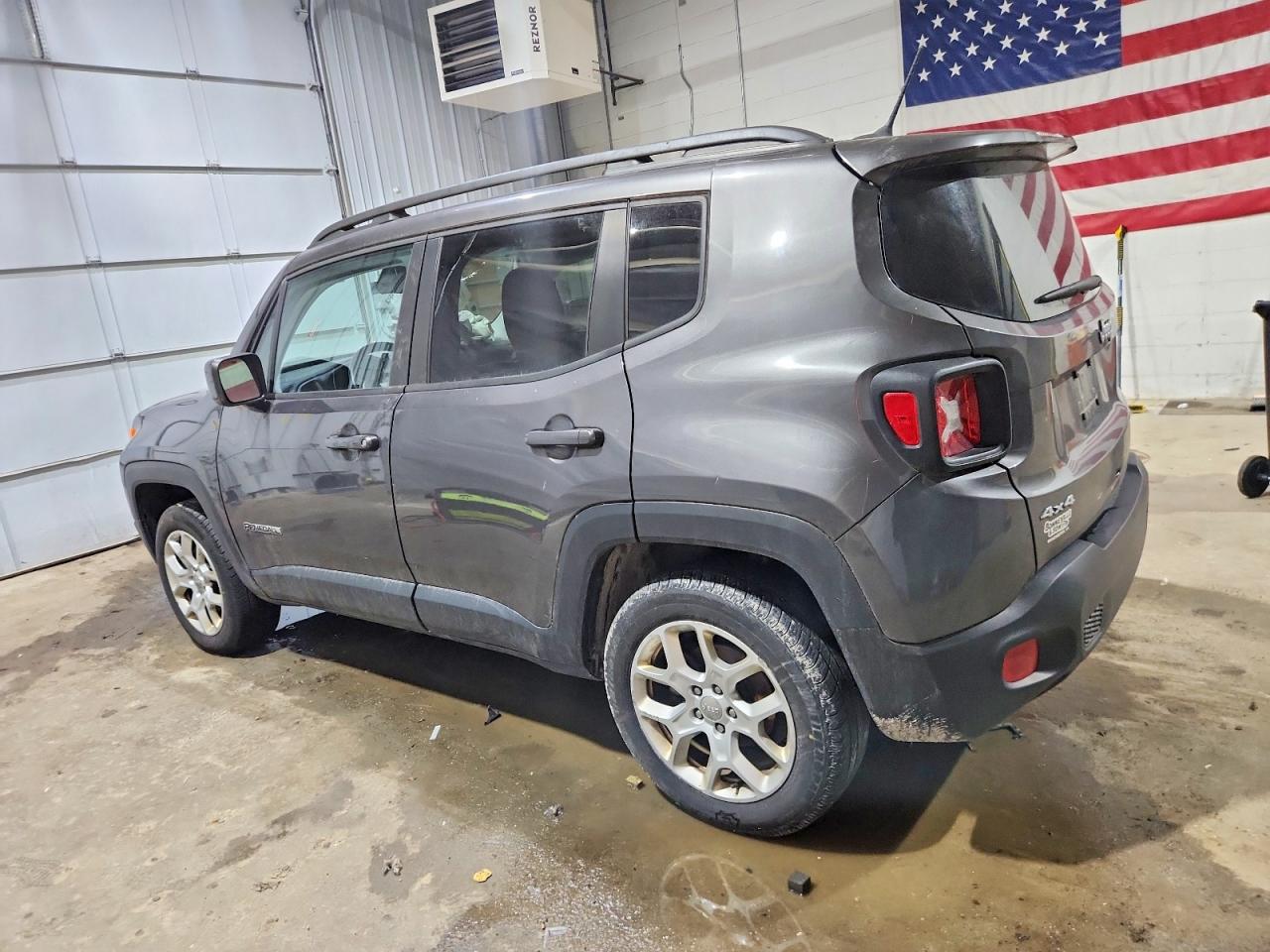 2017 JEEP RENEGADE LATITUDE photo 2