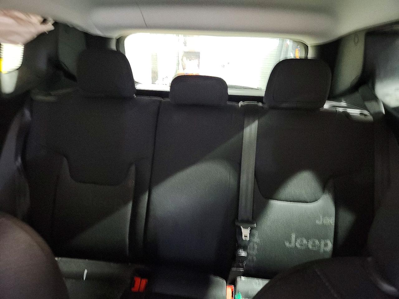 2017 JEEP RENEGADE LATITUDE photo 10