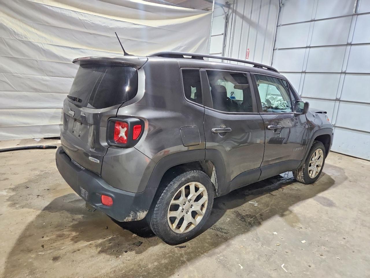 2017 JEEP RENEGADE LATITUDE photo 3