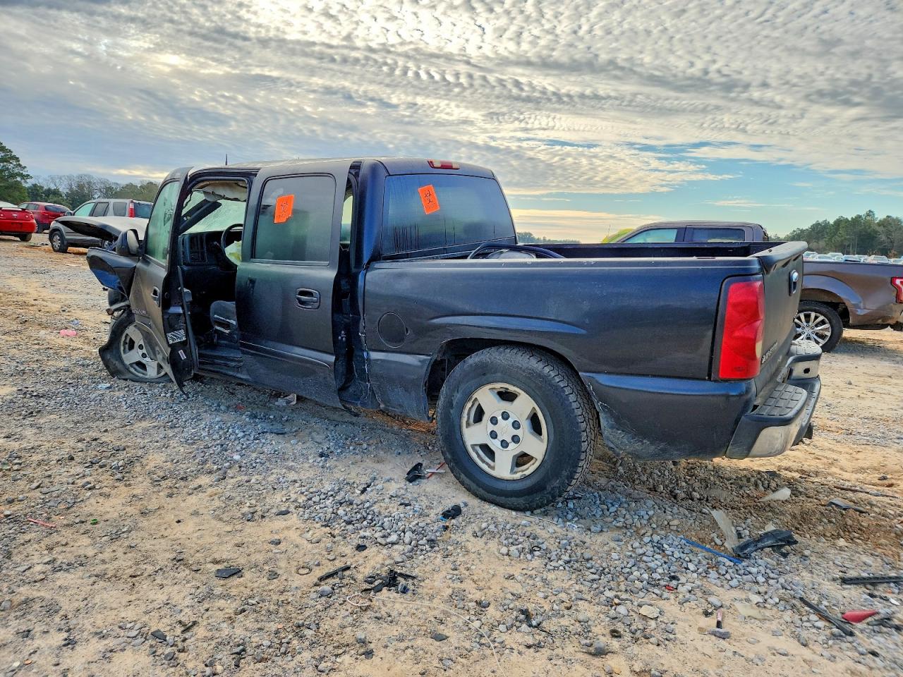 2005 CHEVROLET SILVERADO C1500 photo 2