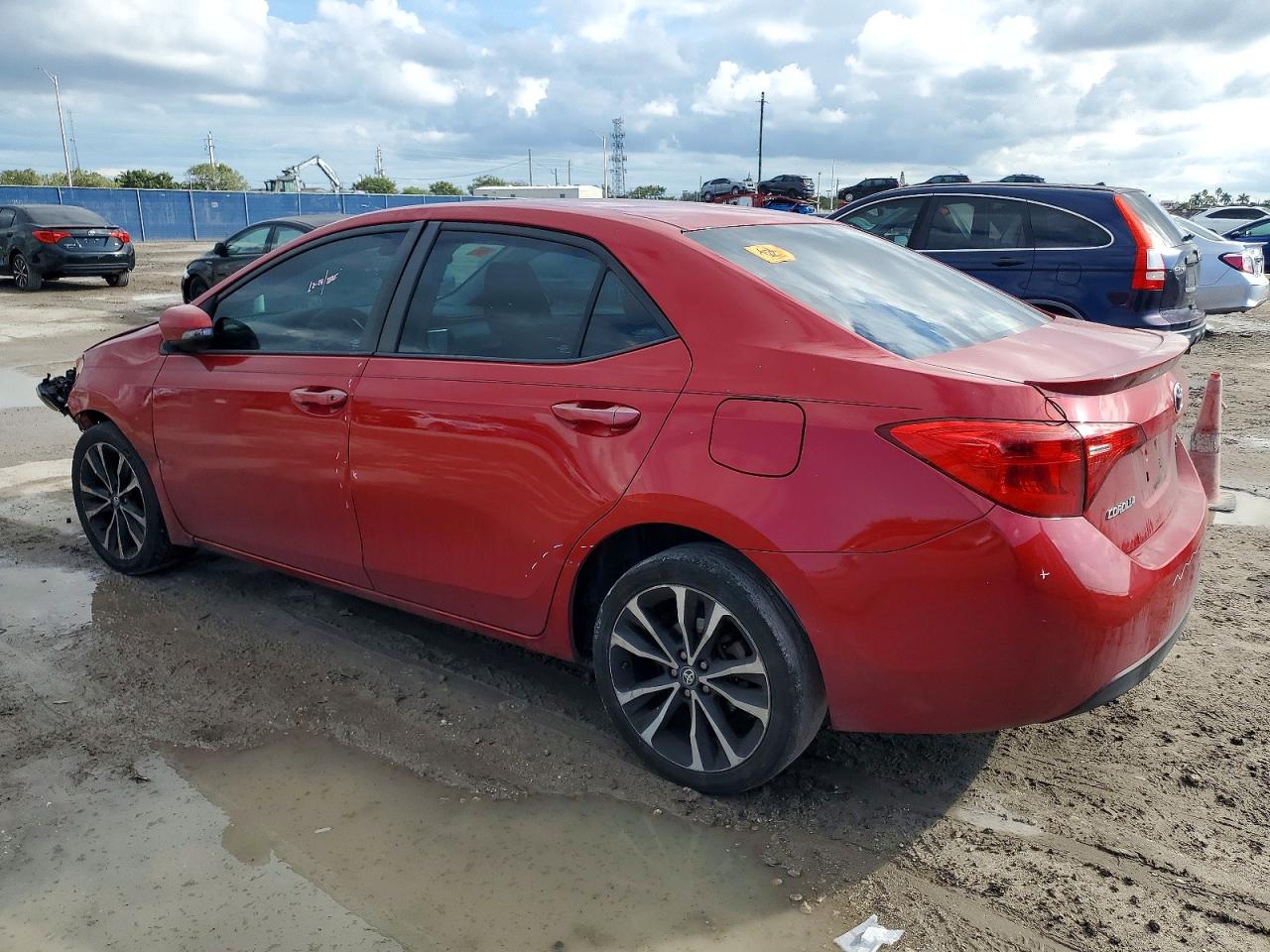 2017 TOYOTA COROLLA SE photo 2