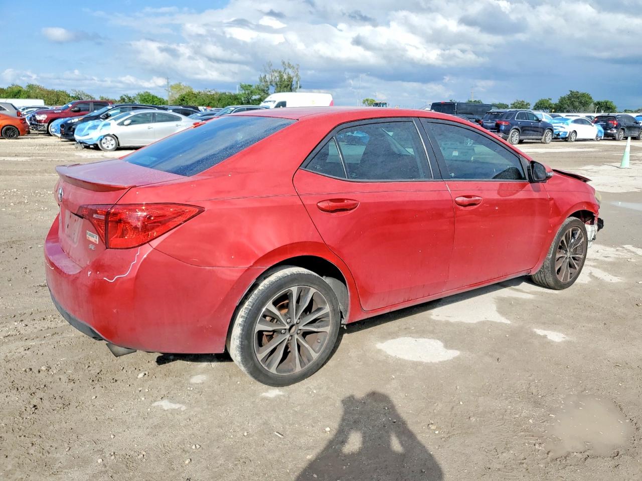 2017 TOYOTA COROLLA SE photo 3