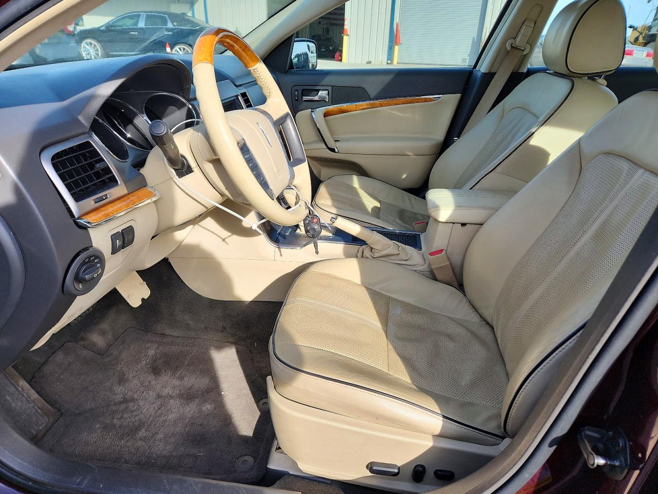 2011 LINCOLN MKZ photo 13