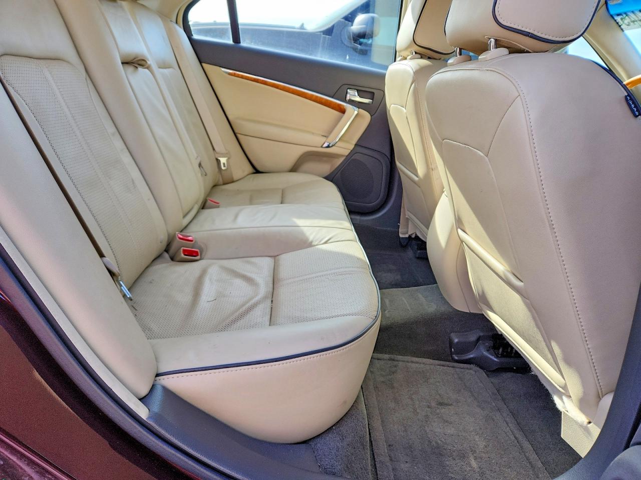 2011 LINCOLN MKZ photo 19