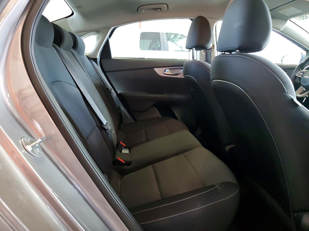 2023 KIA FORTE LX photo 10