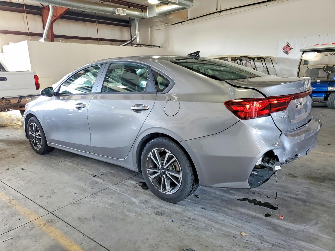 2023 KIA FORTE LX photo 2