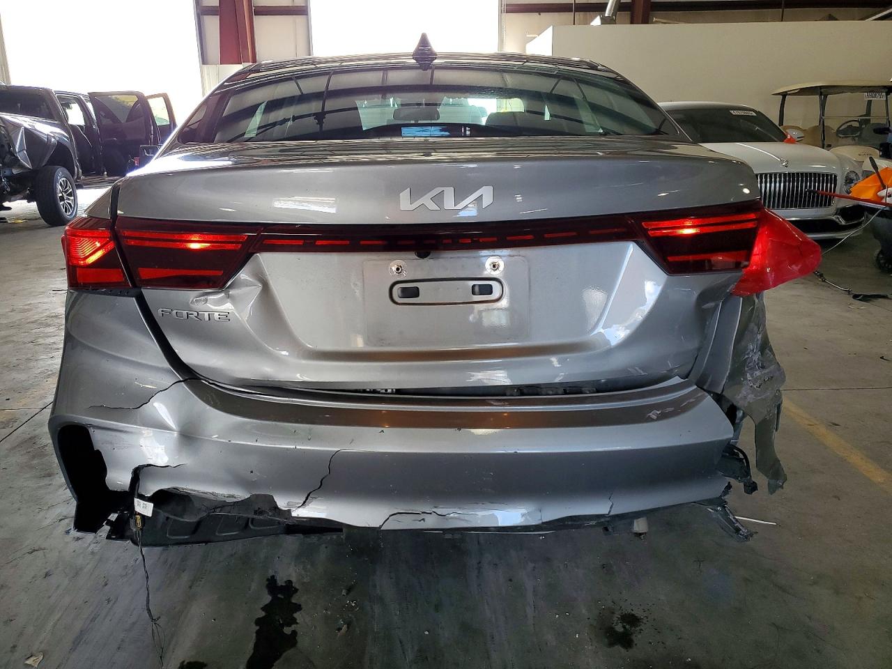 2023 KIA FORTE LX photo 6
