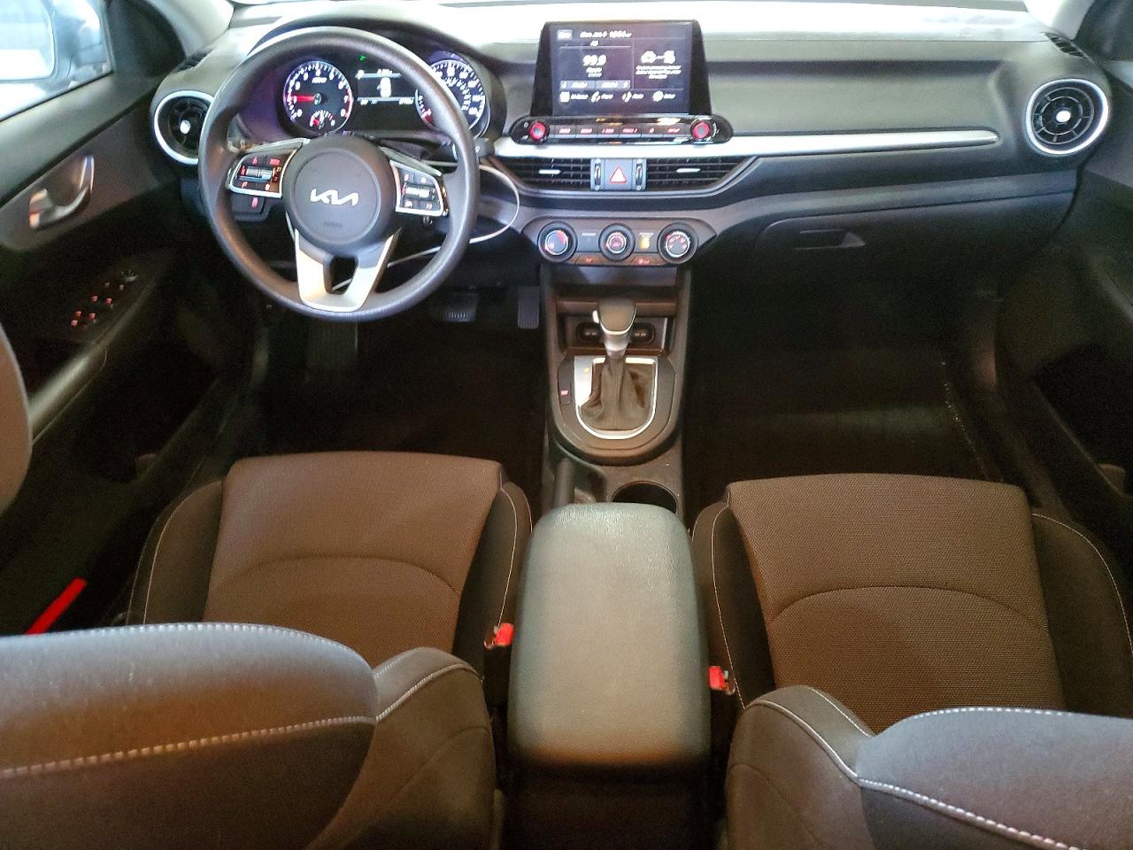 2023 KIA FORTE LX photo 8