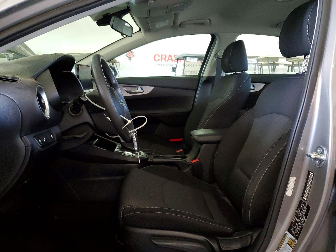 2023 KIA FORTE LX photo 7