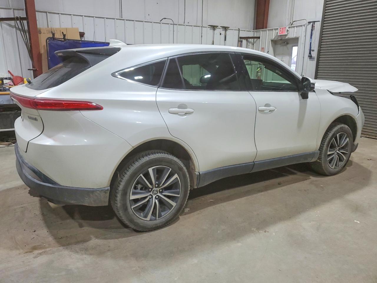 2022 TOYOTA VENZA LE photo 3