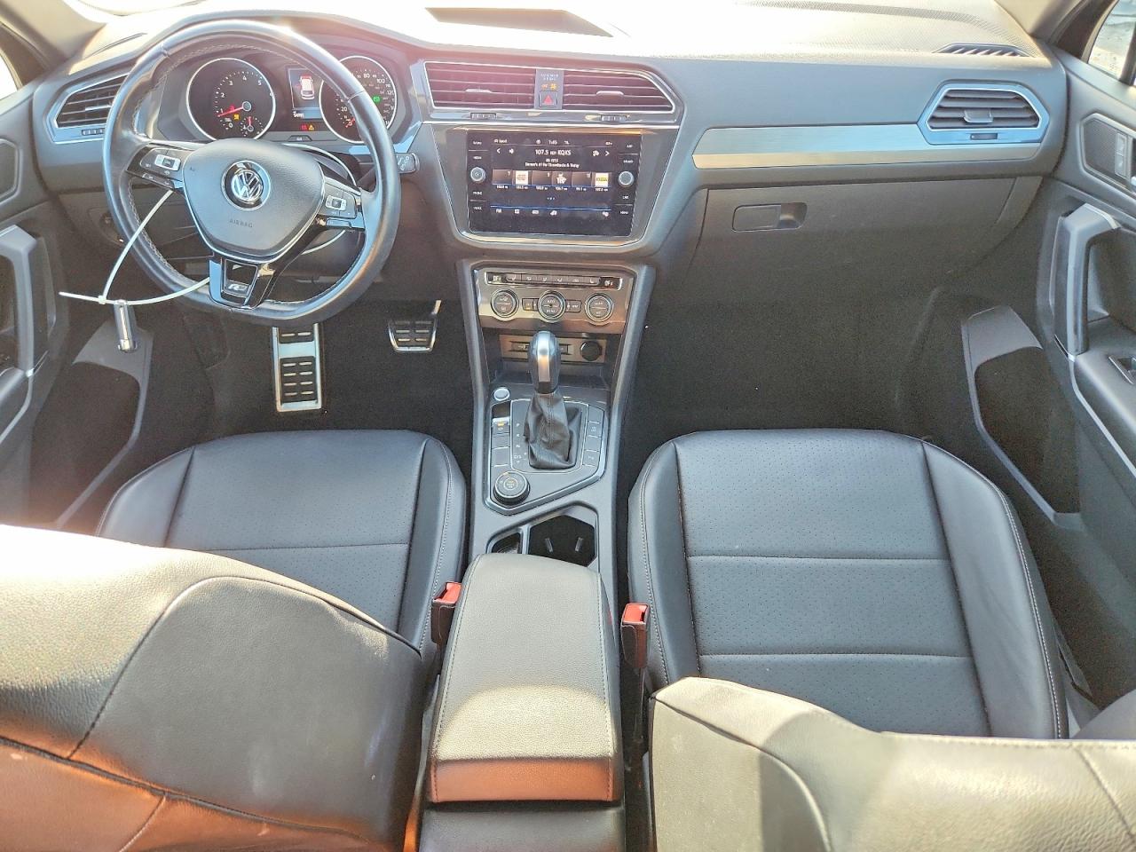 2020 VOLKSWAGEN TIGUAN SE photo 8