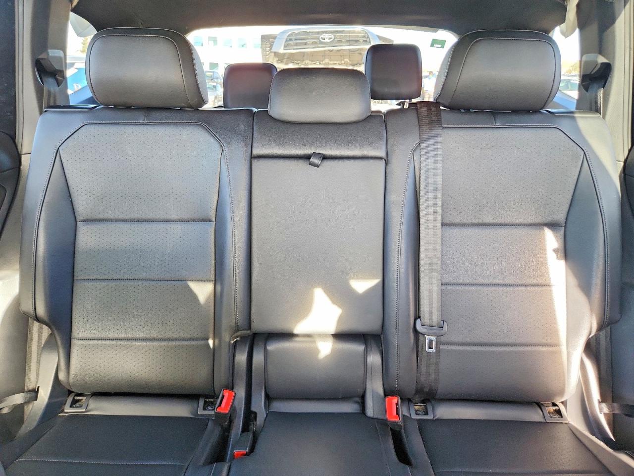 2020 VOLKSWAGEN TIGUAN SE photo 10