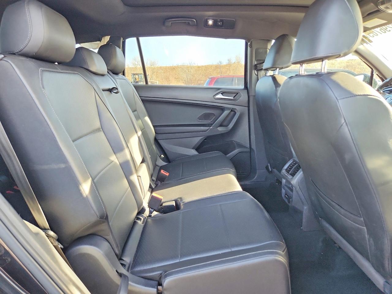 2020 VOLKSWAGEN TIGUAN SE photo 11