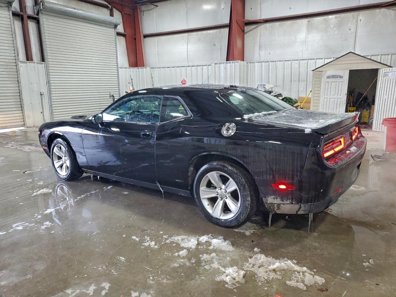 2023 DODGE CHALLENGER SXT photo 2