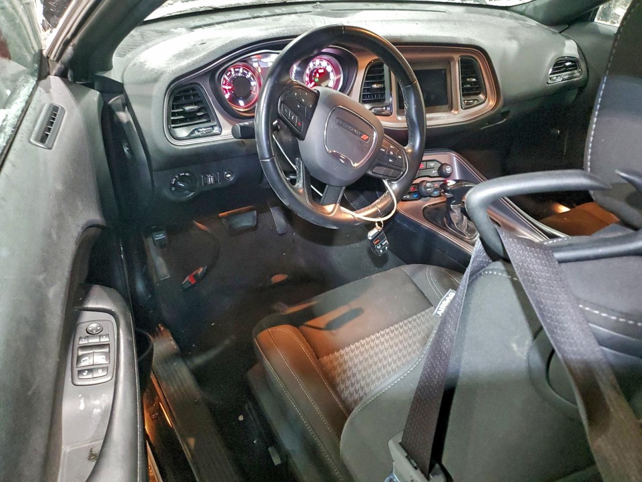 2023 DODGE CHALLENGER SXT photo 8