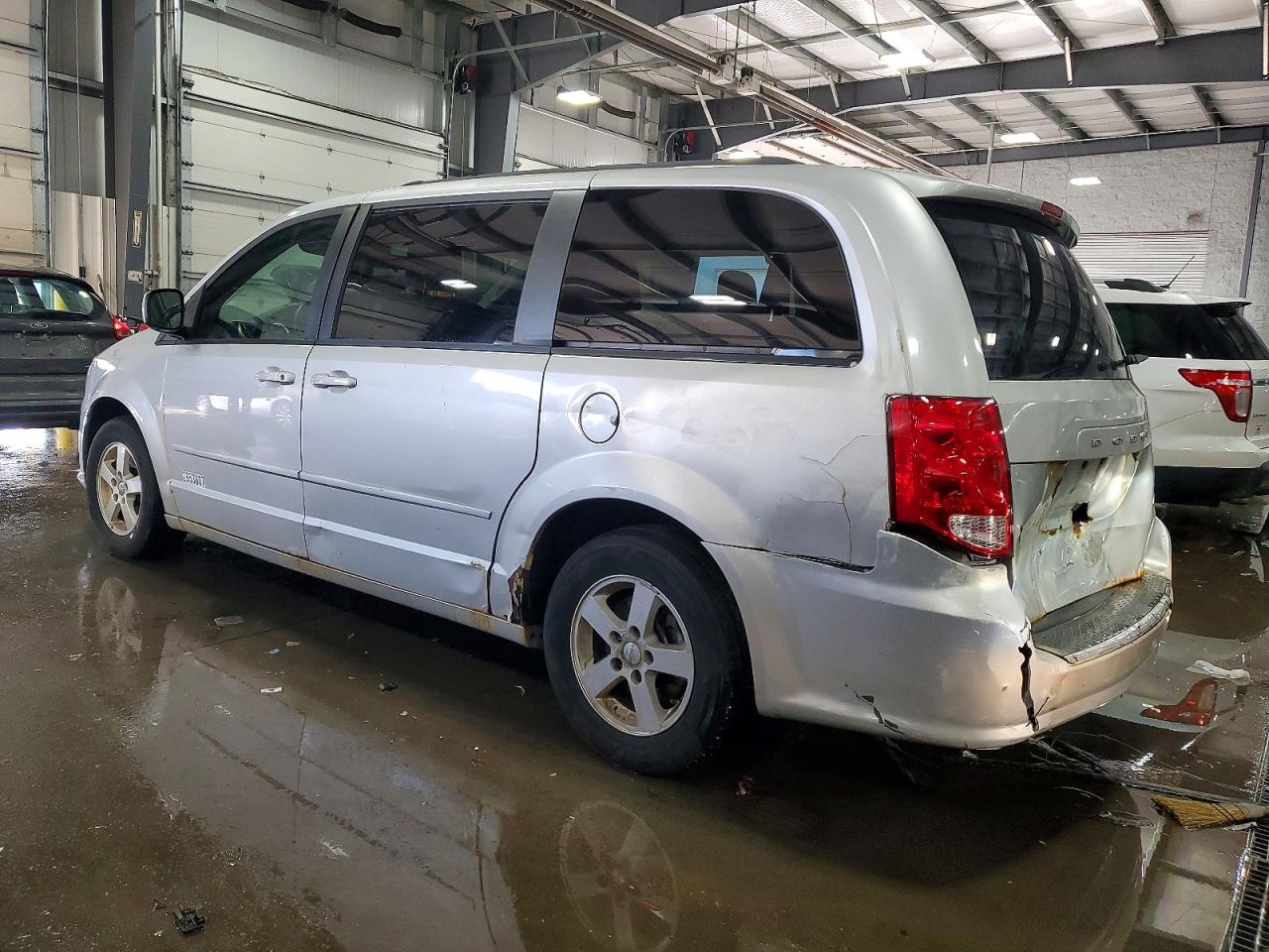 2012 DODGE GRAND CARAVAN SXT photo 2