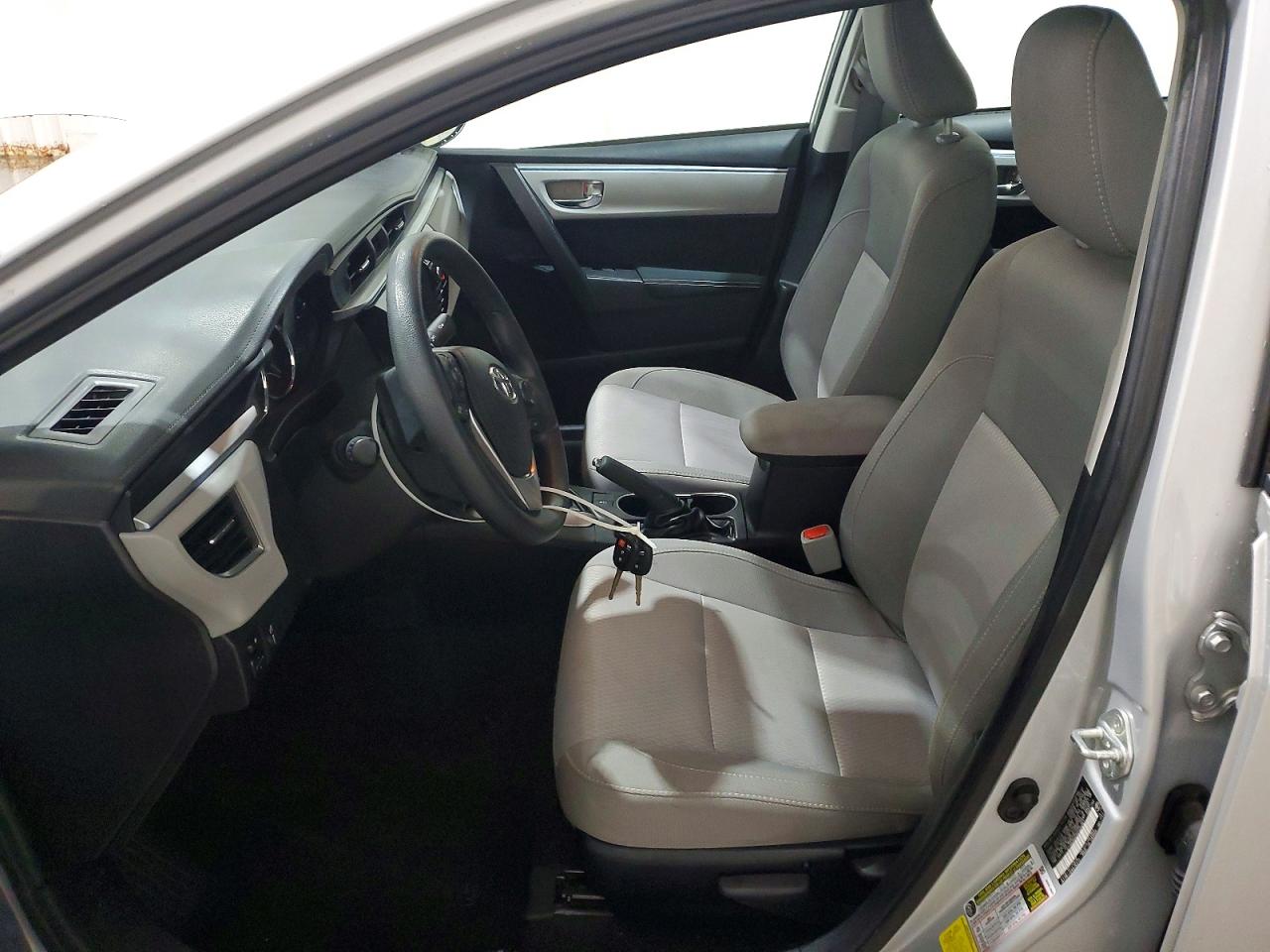 2015 TOYOTA COROLLA L photo 7