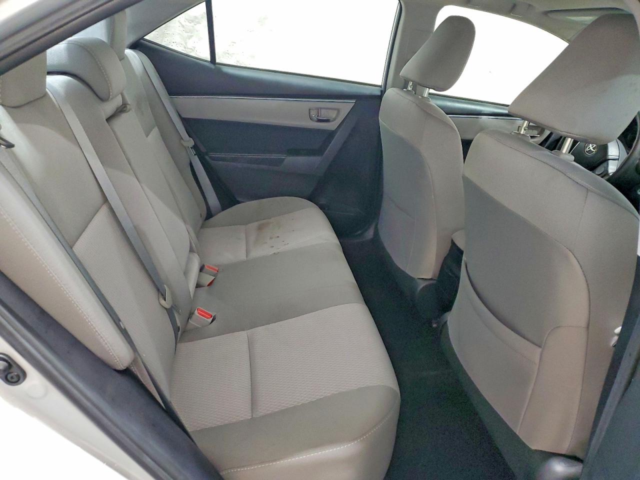 2015 TOYOTA COROLLA L photo 10
