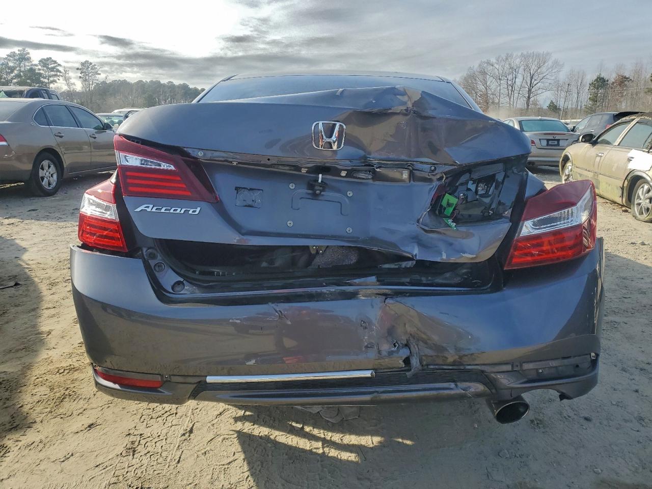 2017 HONDA ACCORD LX photo 6