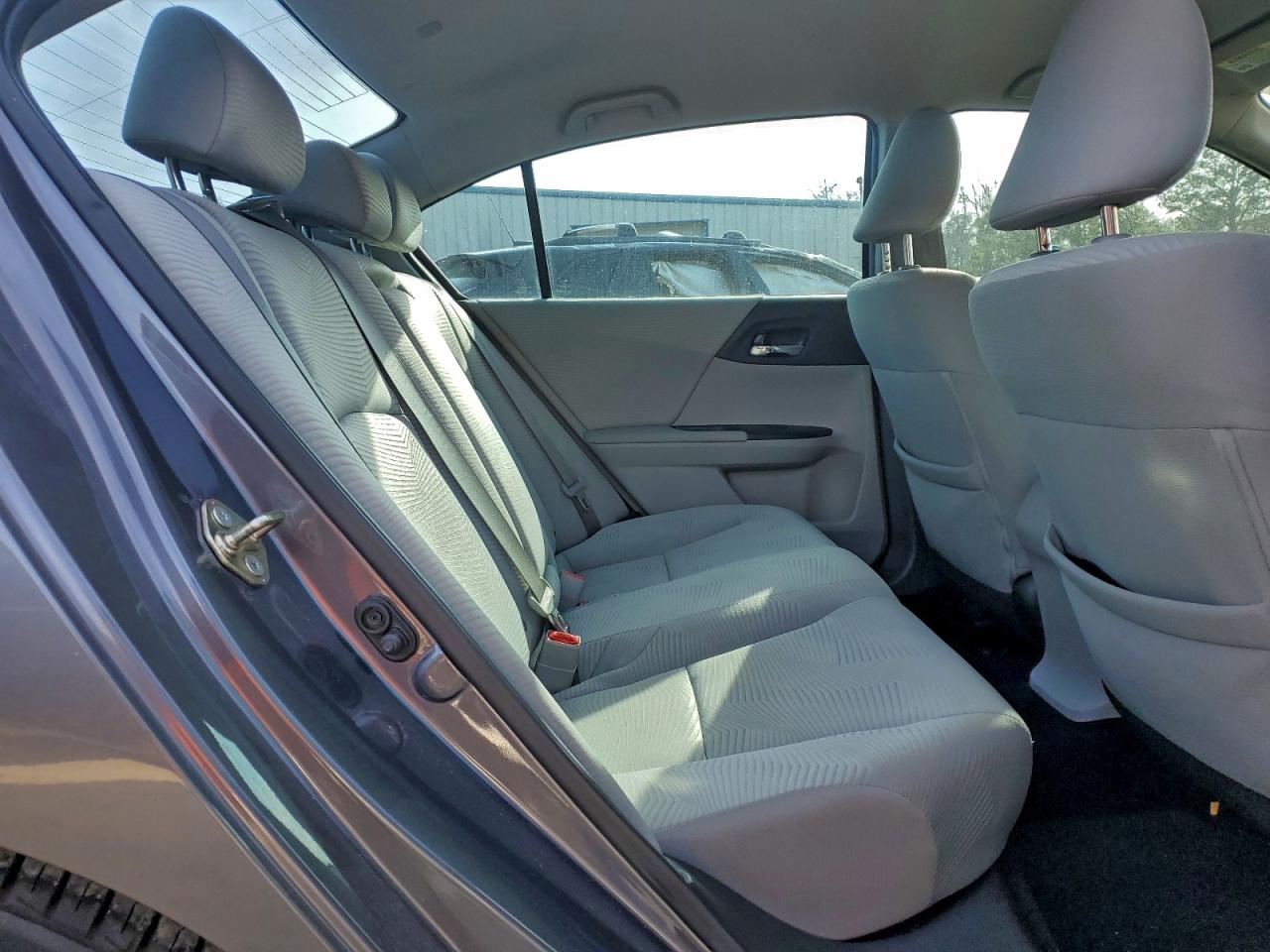 2017 HONDA ACCORD LX photo 10