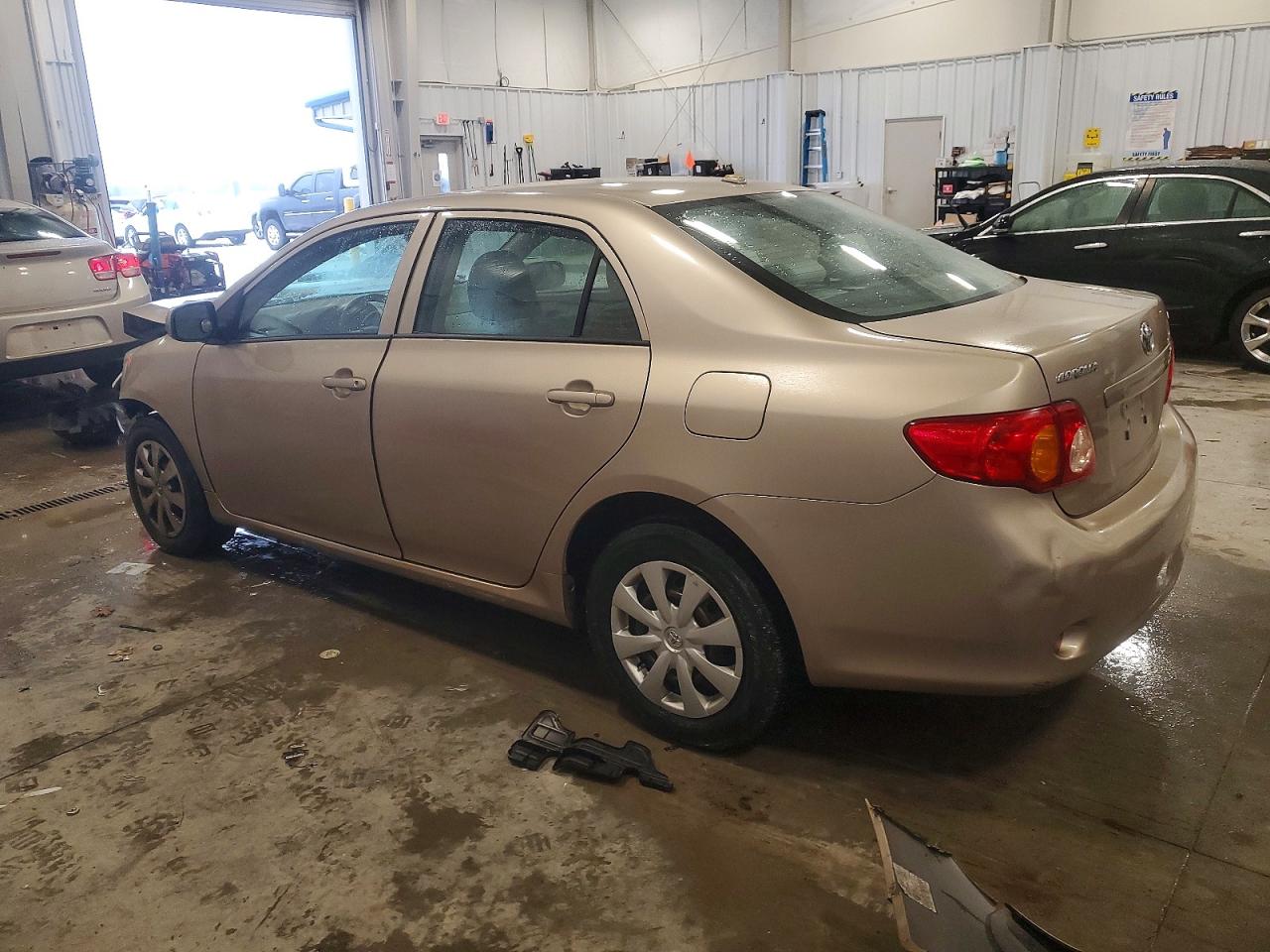 2010 TOYOTA COROLLA LE photo 2