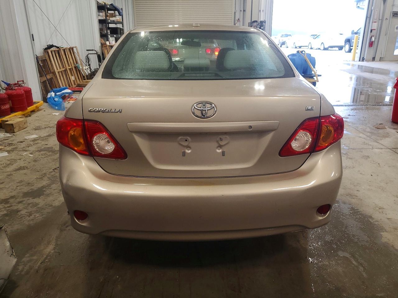 2010 TOYOTA COROLLA LE photo 6