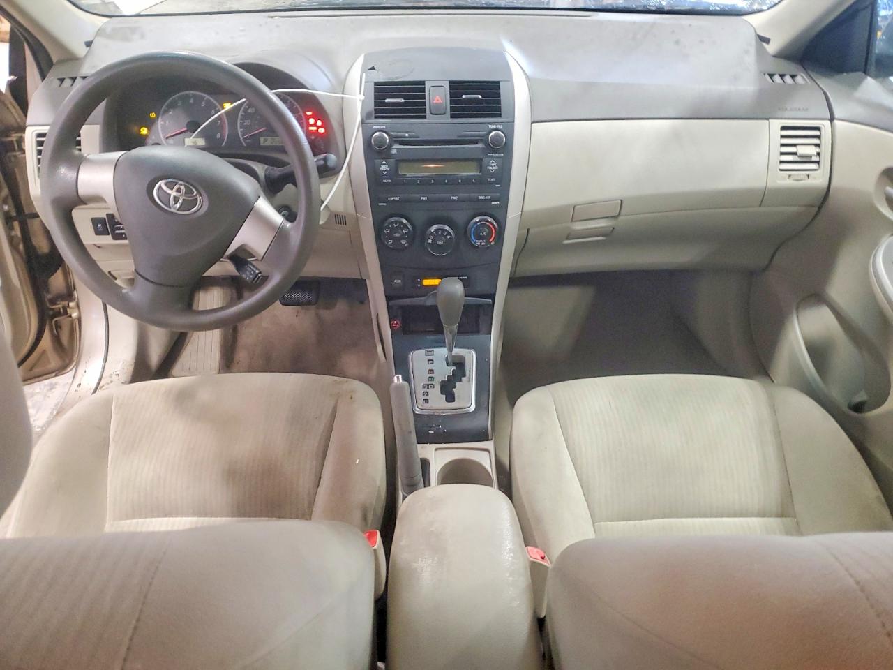 2010 TOYOTA COROLLA LE photo 8
