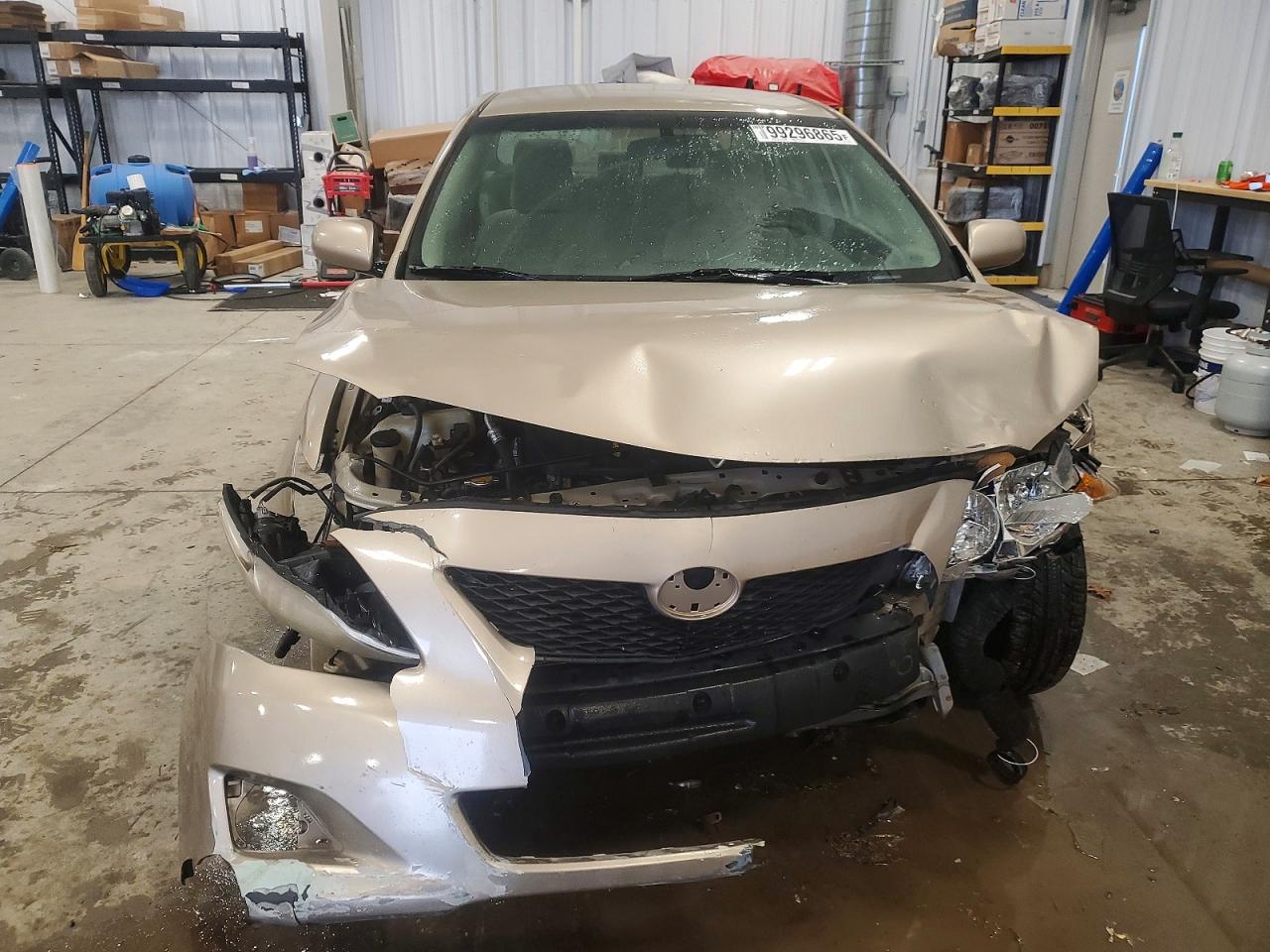 2010 TOYOTA COROLLA LE photo 5