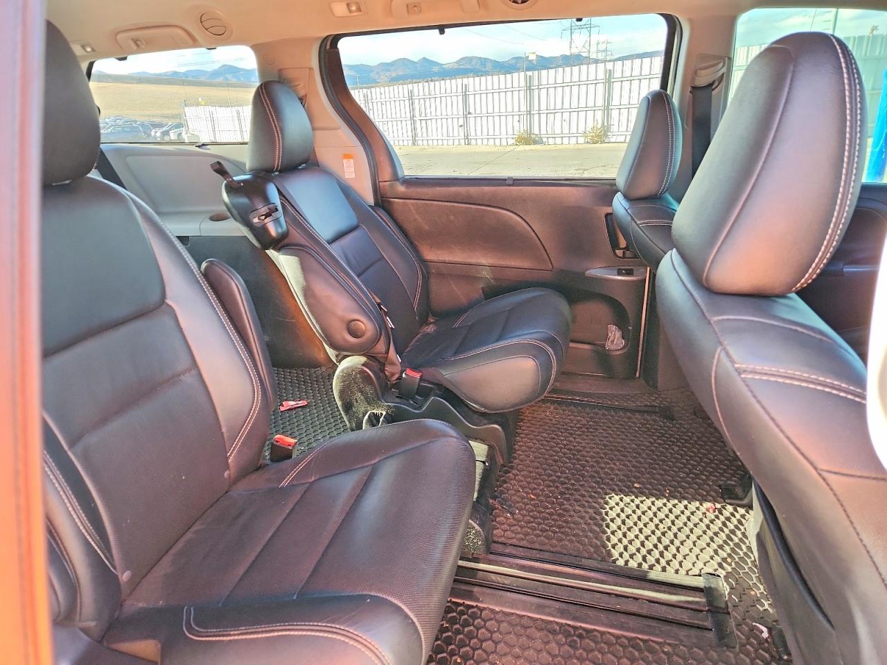 2015 TOYOTA SIENNA SPORT photo 21