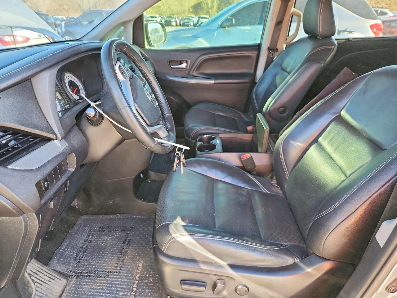 2015 TOYOTA SIENNA SPORT photo 13
