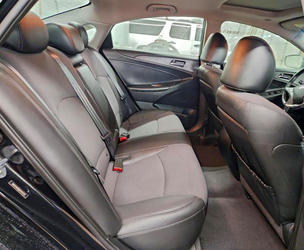 2013 HYUNDAI SONATA SE photo 10