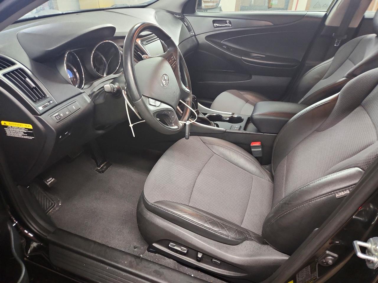 2013 HYUNDAI SONATA SE photo 7