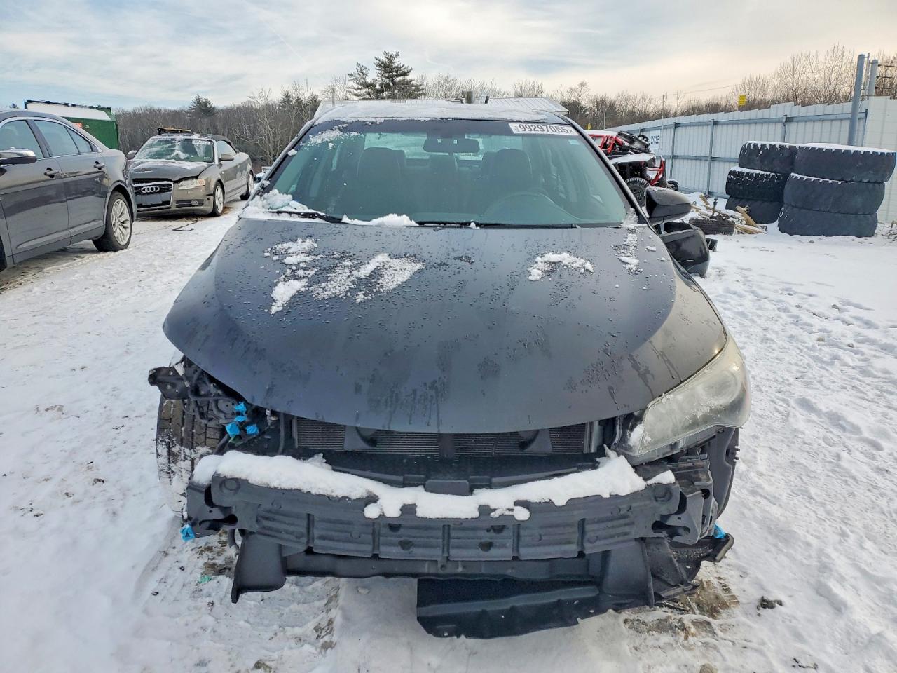 2016 TOYOTA CAMRY LE photo 5