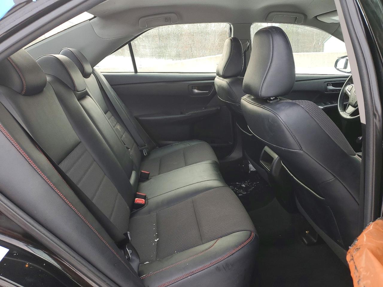 2016 TOYOTA CAMRY LE photo 10