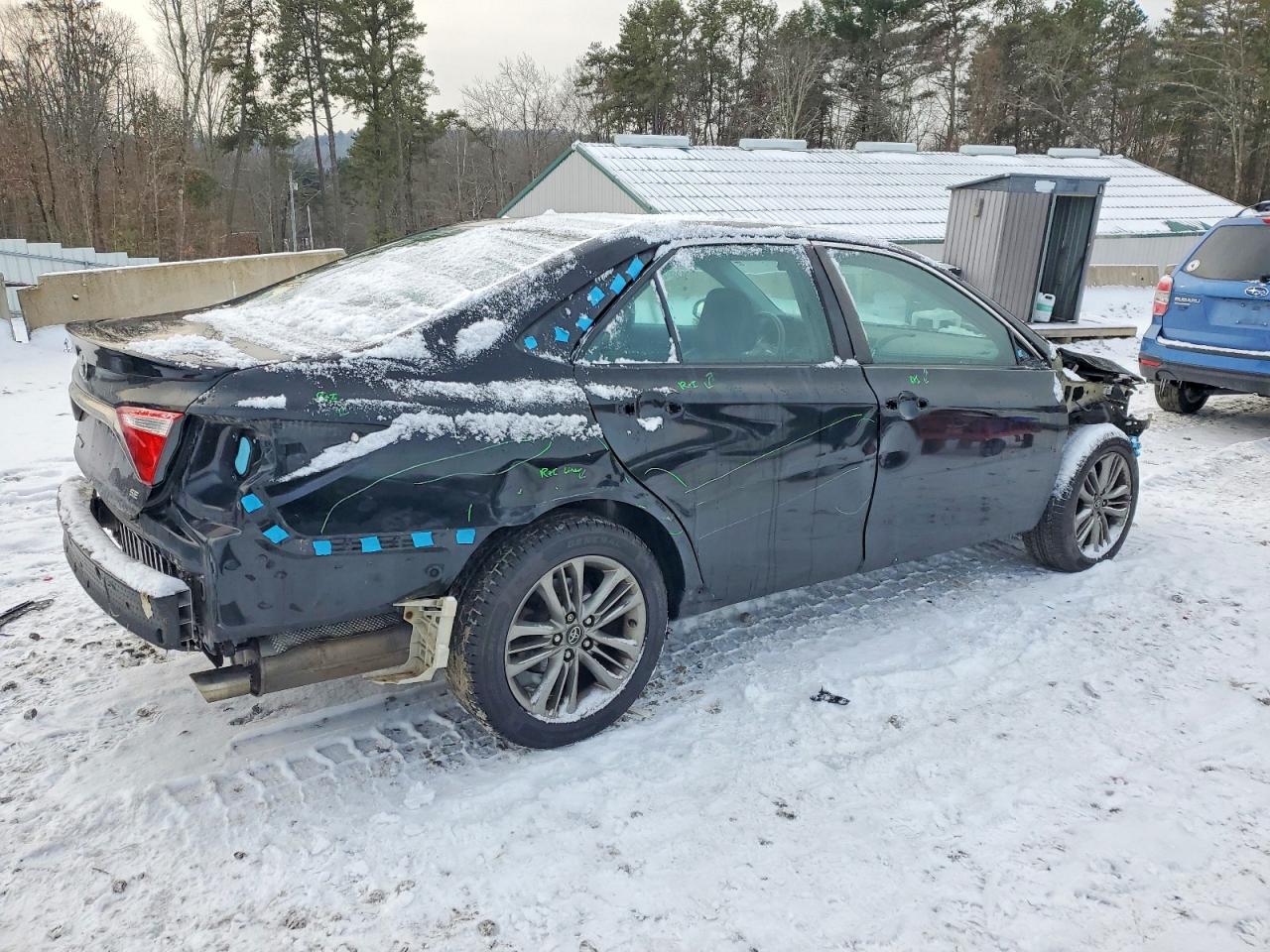 2016 TOYOTA CAMRY LE photo 3