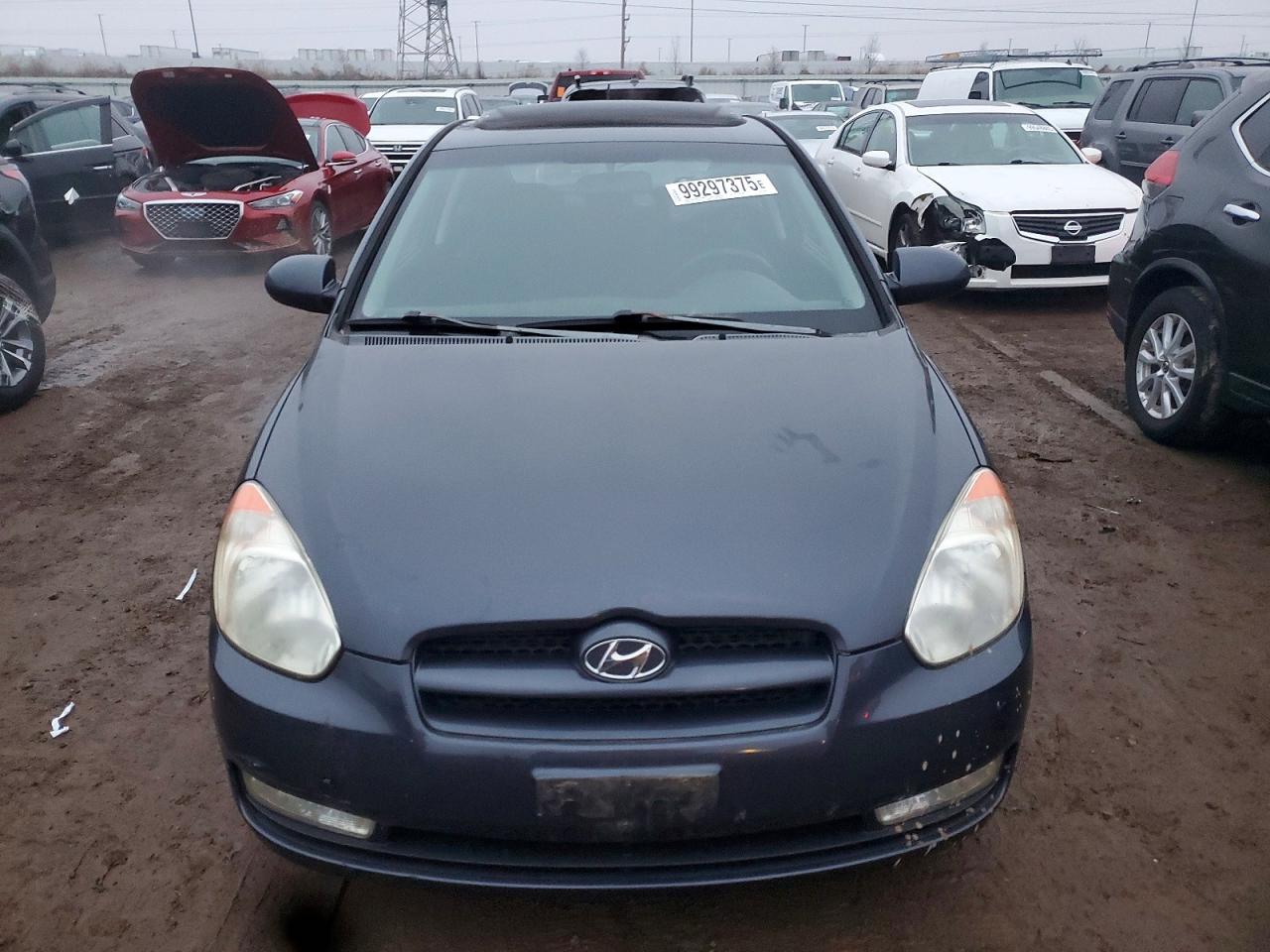 2008 HYUNDAI ACCENT SE photo 5