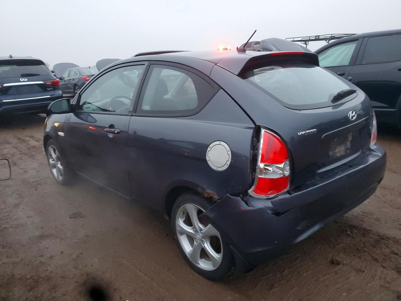 2008 HYUNDAI ACCENT SE photo 2
