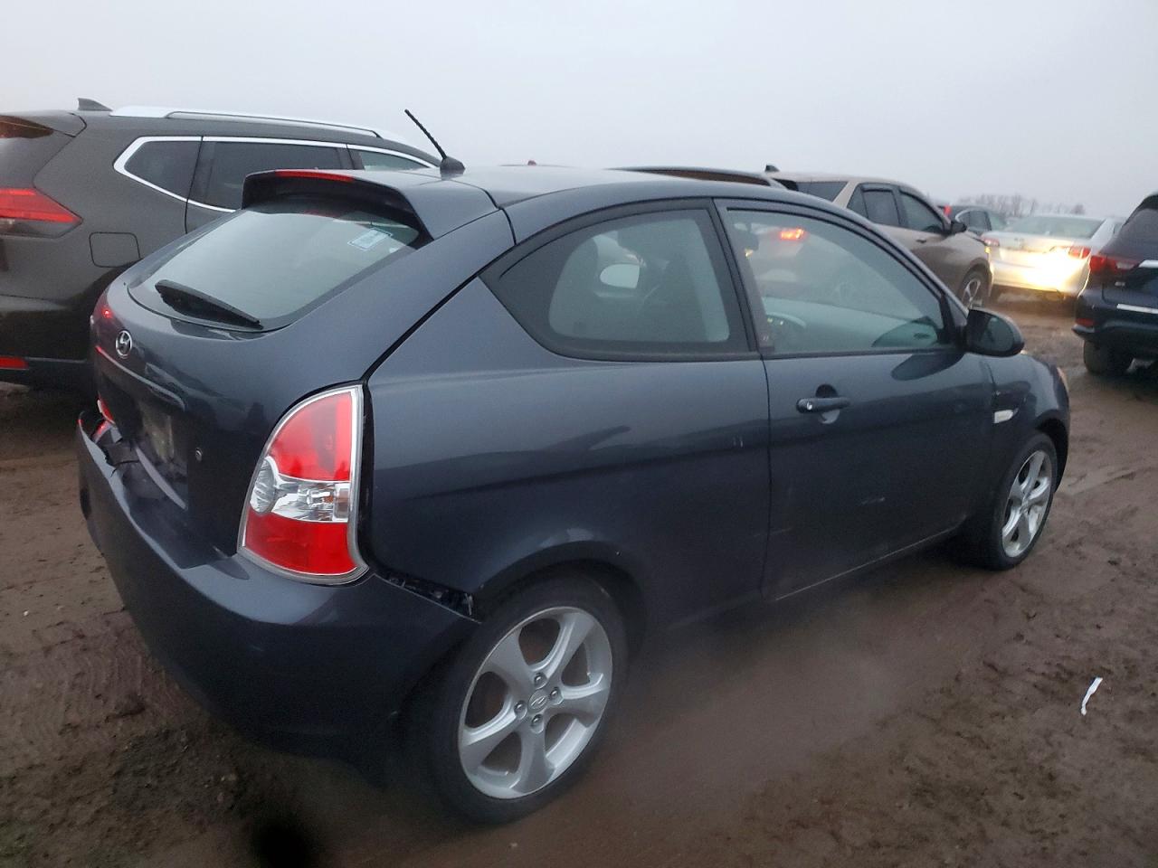 2008 HYUNDAI ACCENT SE photo 3