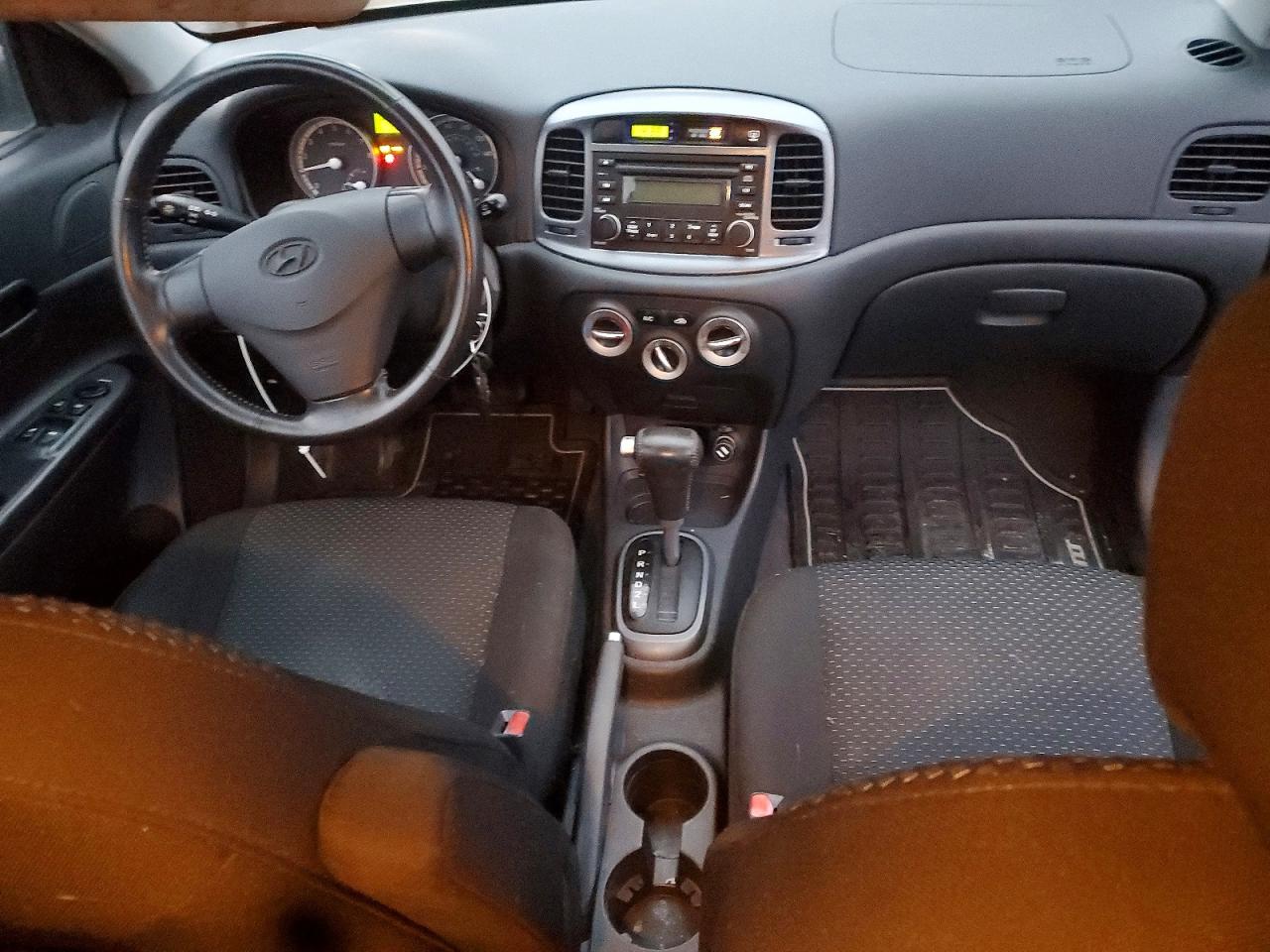 2008 HYUNDAI ACCENT SE photo 8