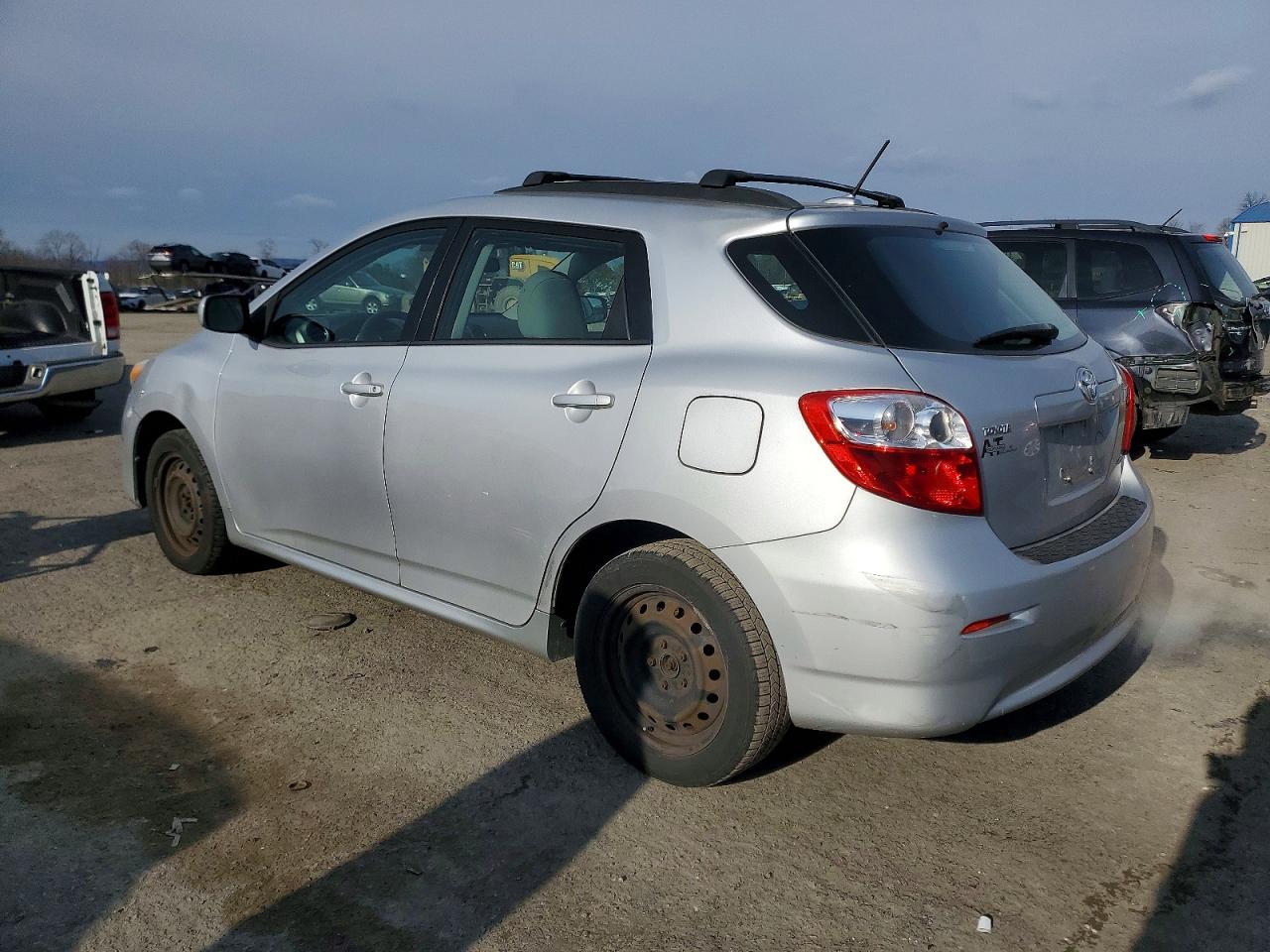 2009 TOYOTA COROLLA MATRIX S photo 2