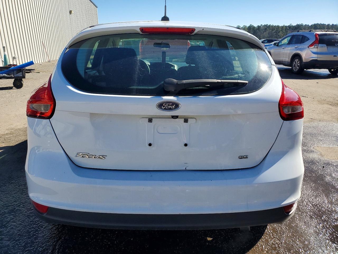 2018 FORD FOCUS SE photo 6