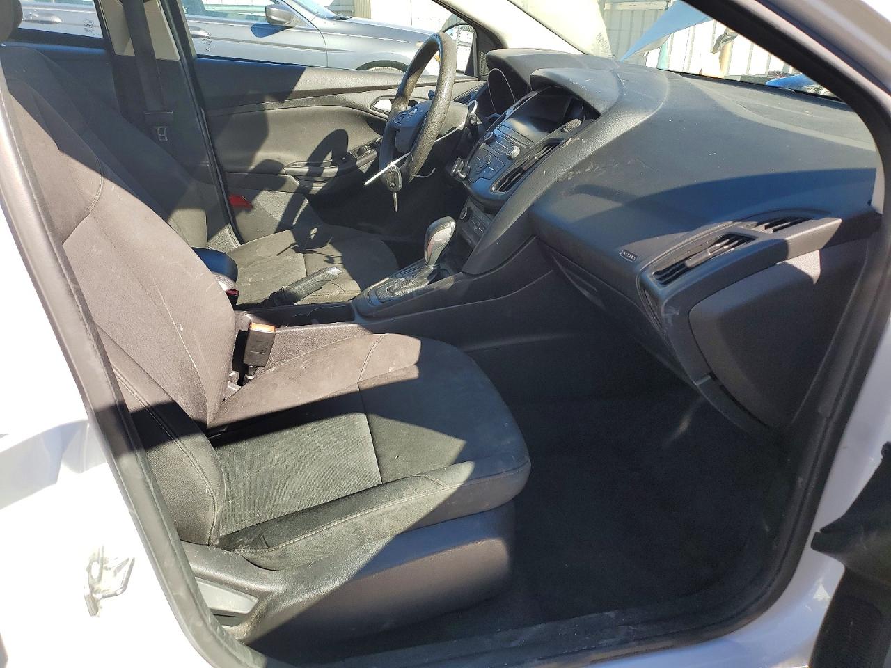 2018 FORD FOCUS SE photo 7