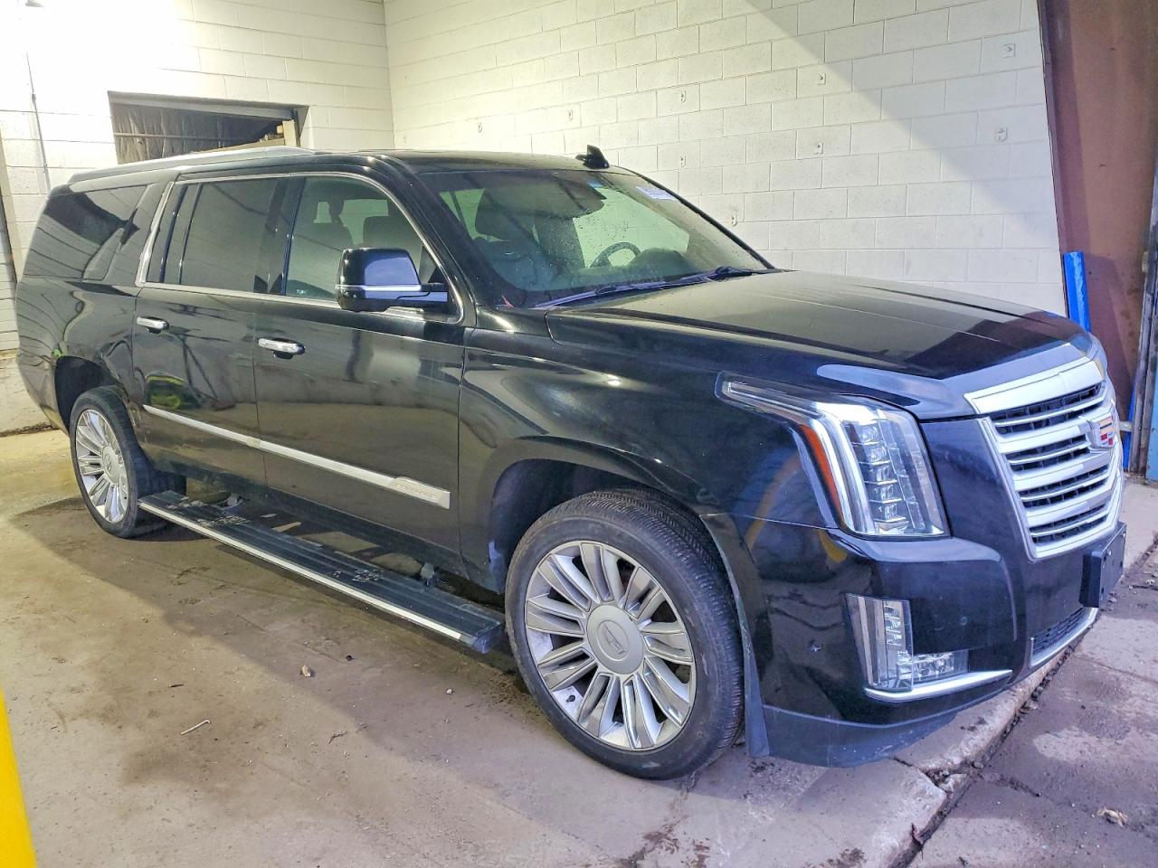 2019 CADILLAC ESCALADE ESV PLATINUM photo 4