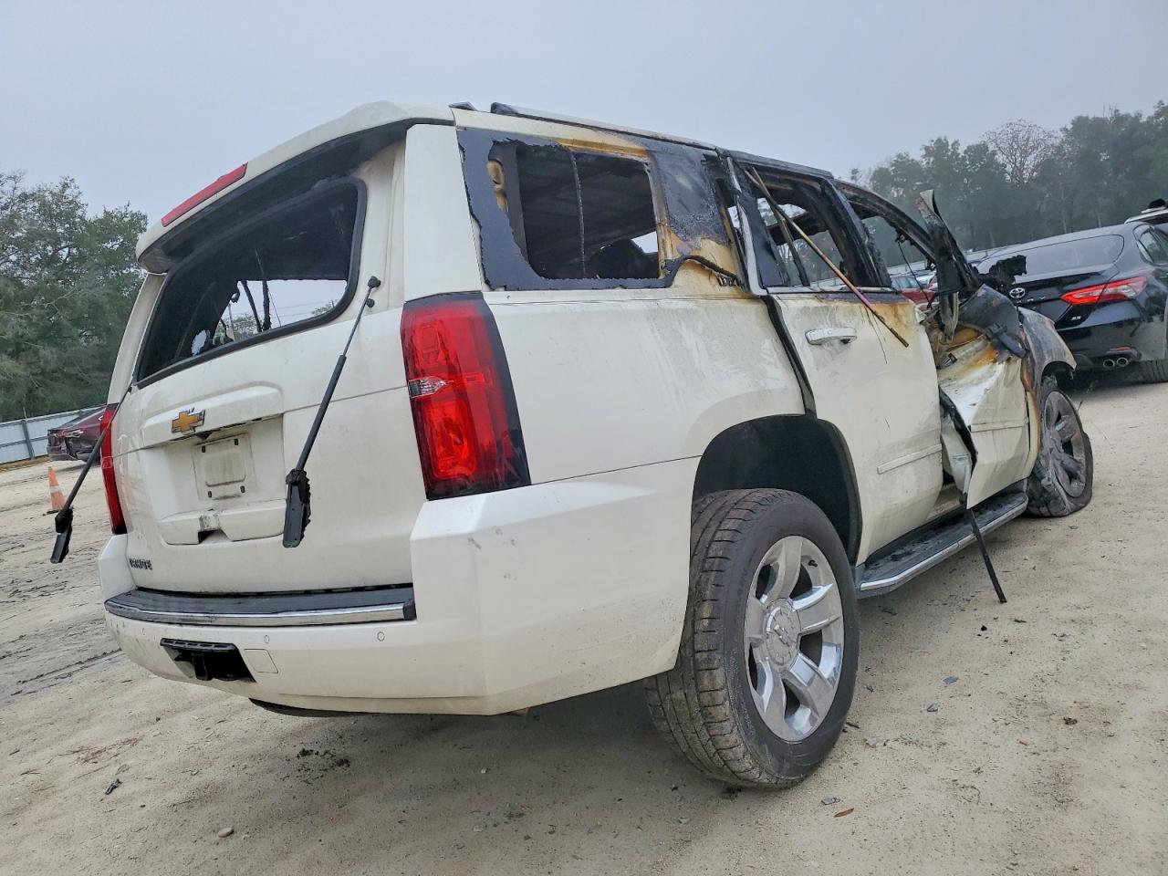 2015 CHEVROLET TAHOE C1500 LTZ photo 3