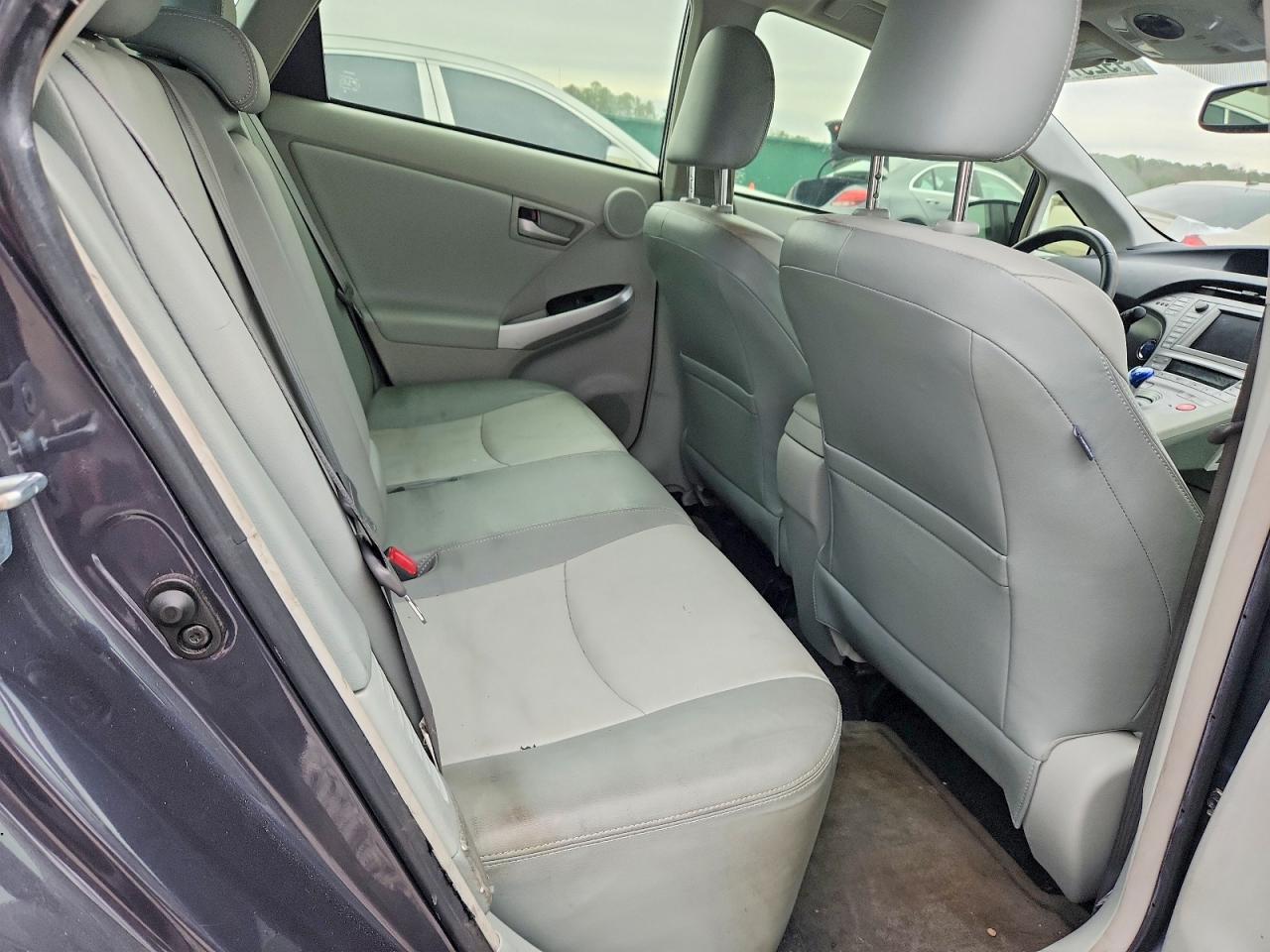 2014 TOYOTA PRIUS photo 10